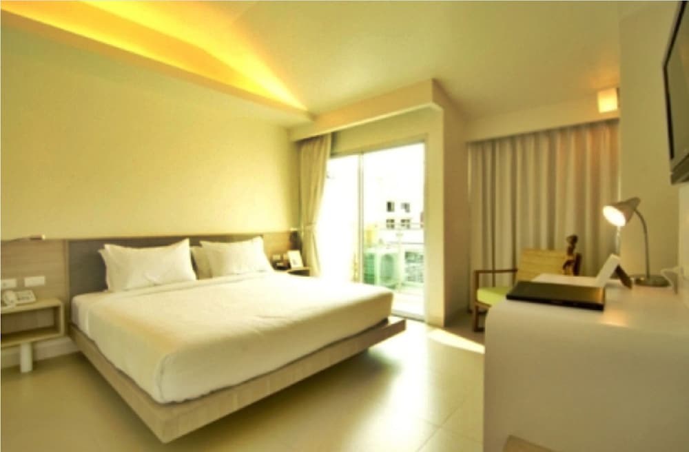 Deluxe Room - Photo 2