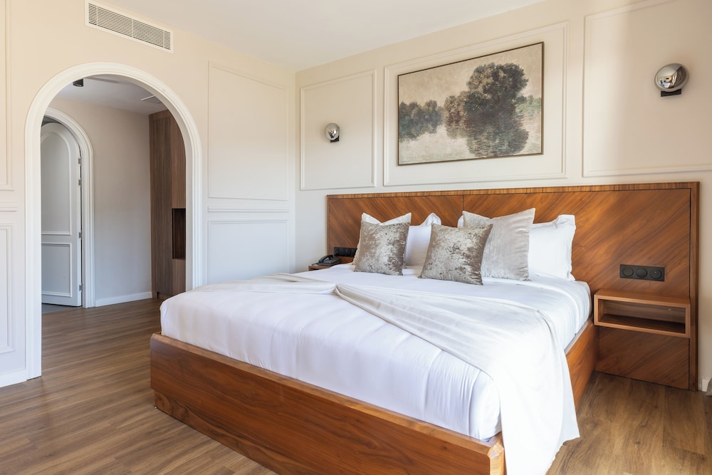 Executive Suite, Balcony, Mountain View photo 1