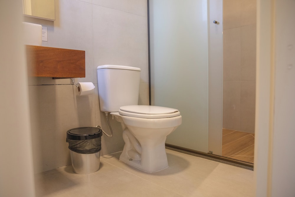 Suite 03 photo 2