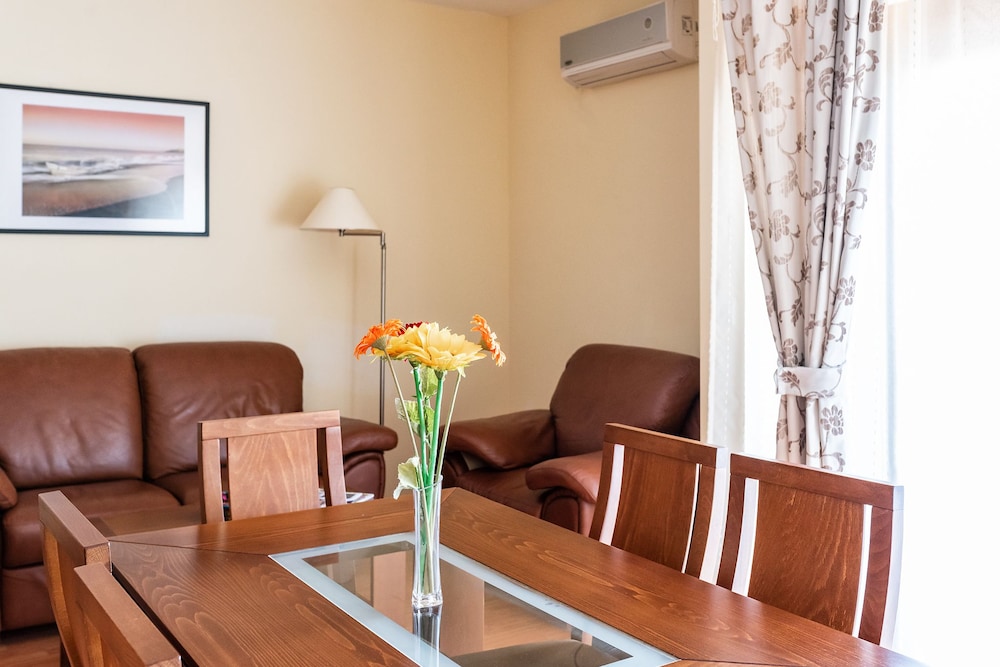 Apartment, 2 Bedrooms, Park View photo 1