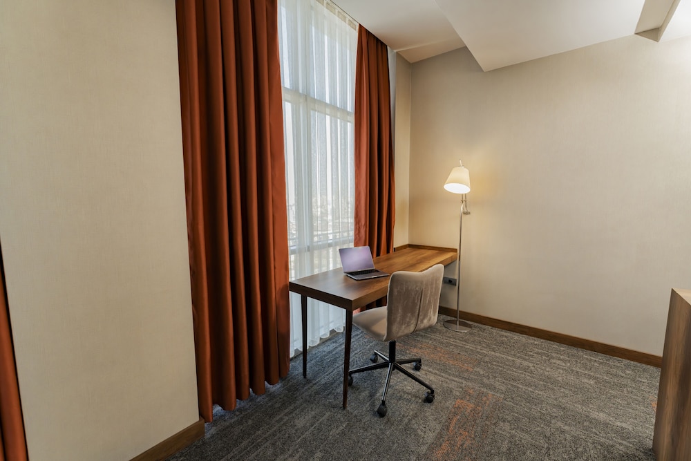 Family Quadruple Room, 2 Bedrooms, Smoking photo 3