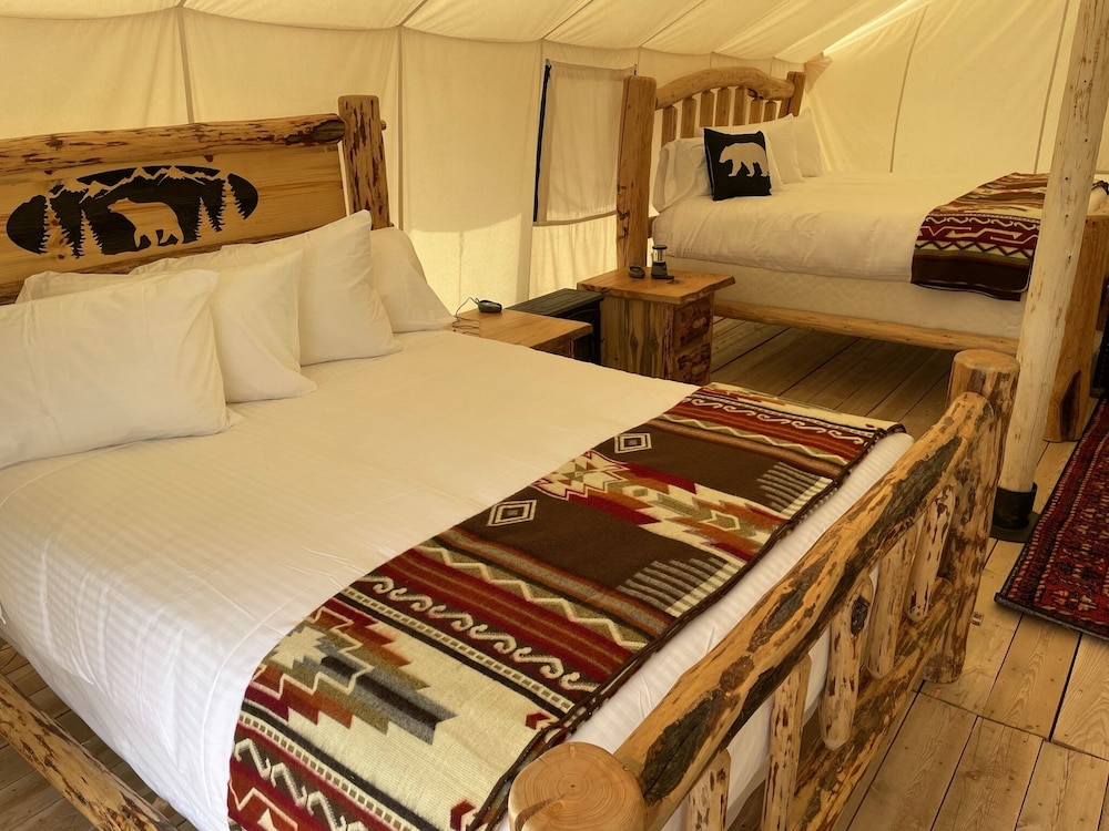 Deluxe Tent photo 1