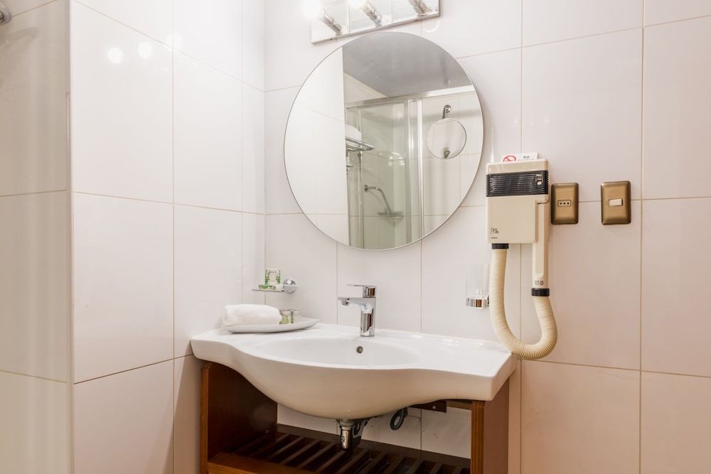 Executive Double Room - Photo 10