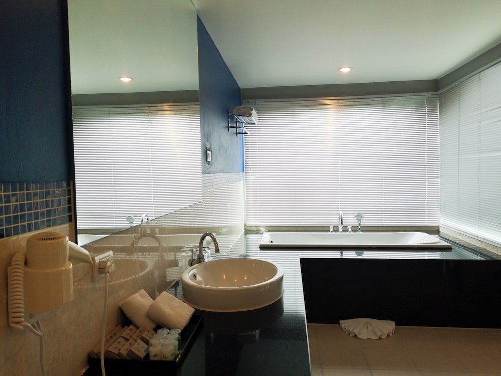 Grand Room (Deluxe) - Photo 21