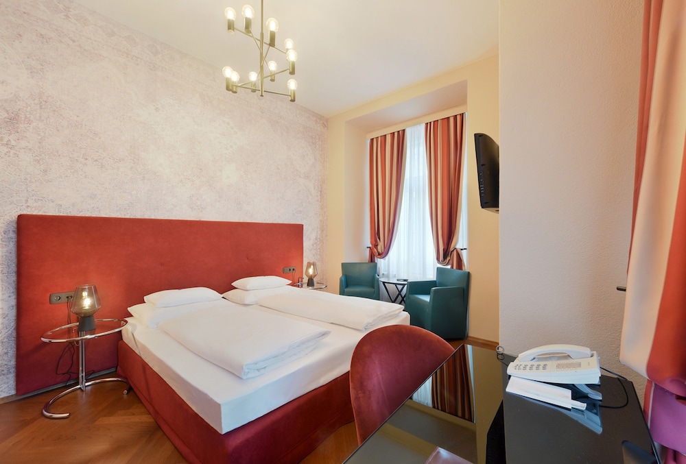 Classic Double Room - Photo 8