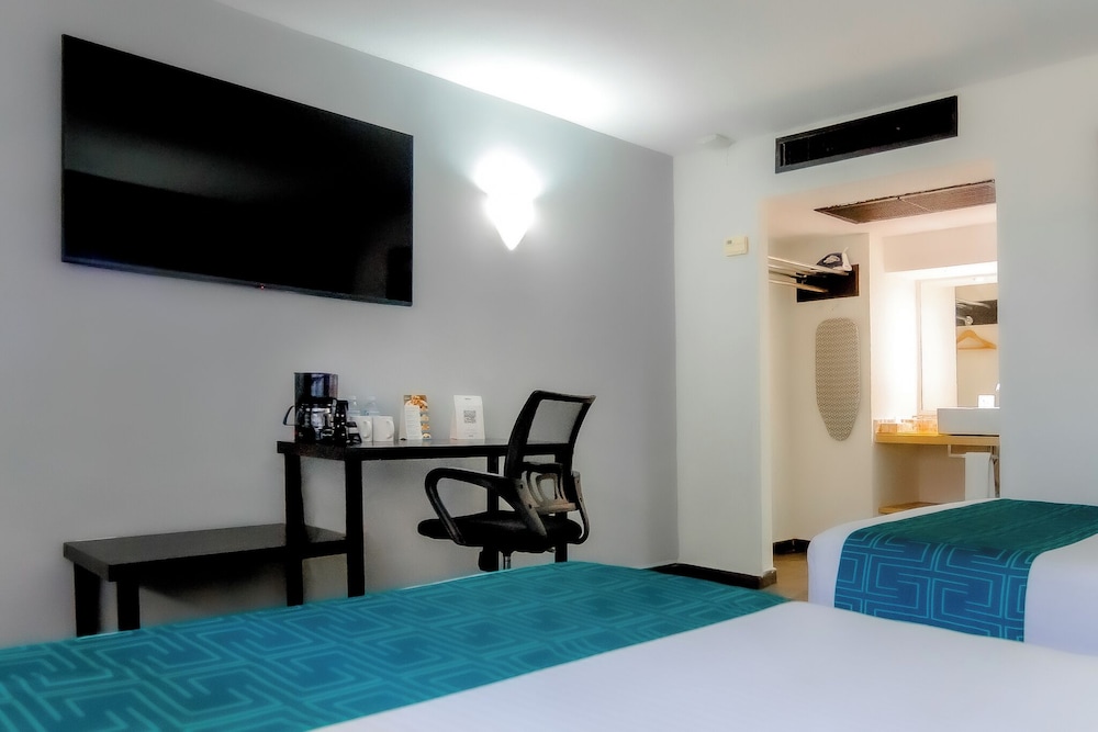 Deluxe Double Room - Photo 13