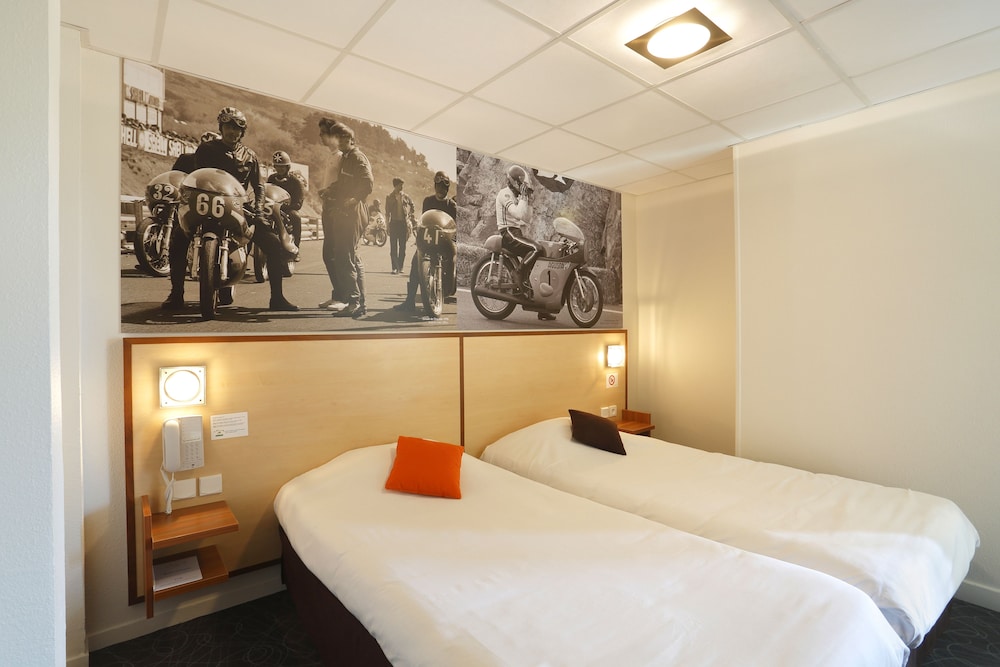 Standard Room, 2 Twin Beds photo 2