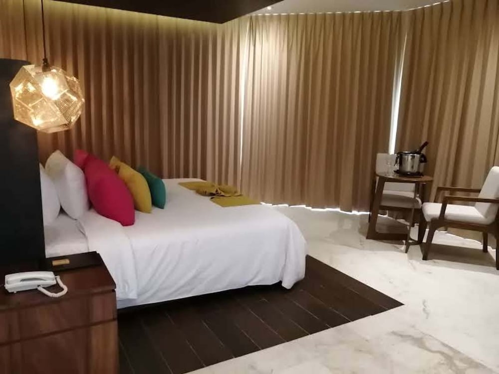 Luxury Junior Suite King Bed