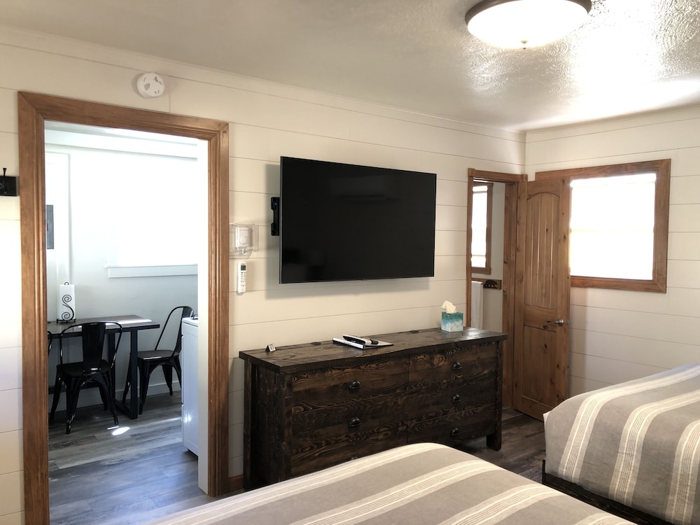 Standard Cottage, 2 Queen Beds, Non Smoking