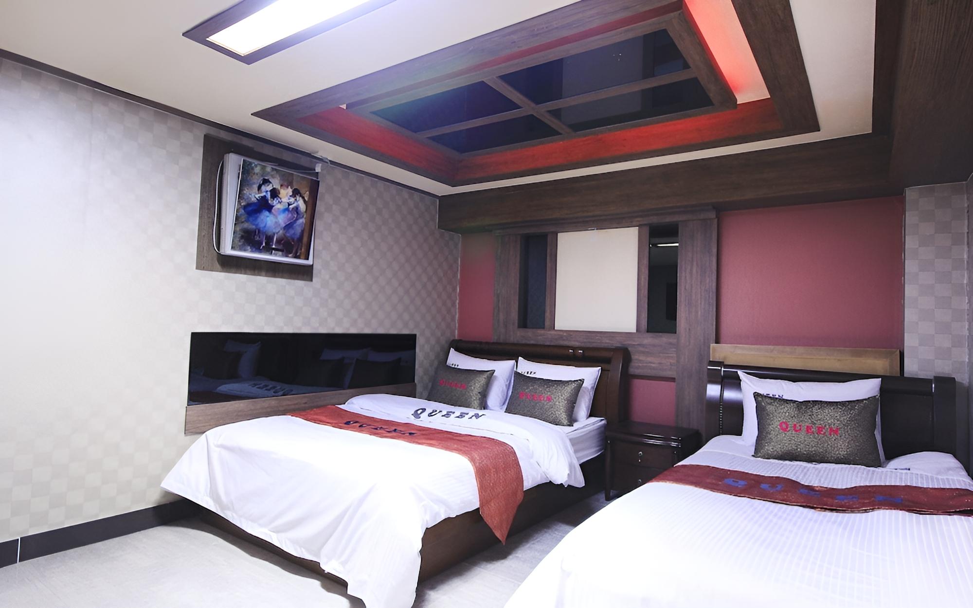 Room (Premium Twin) - Photo 15