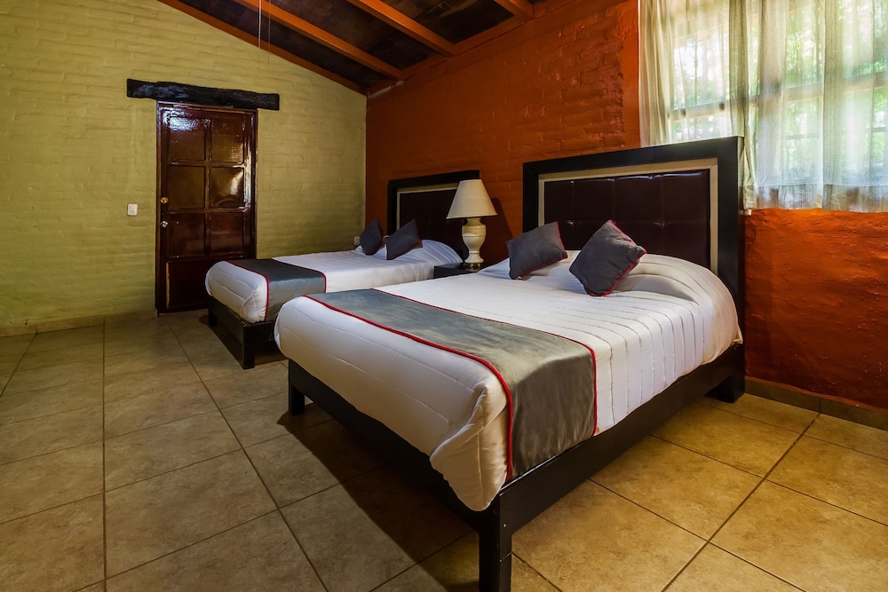 Standard Quadruple Room, 2 Double Beds photo 1