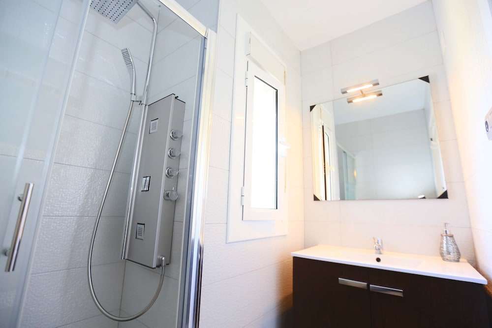 Exclusive Villa, 2 Bedrooms, Sea View photo 2