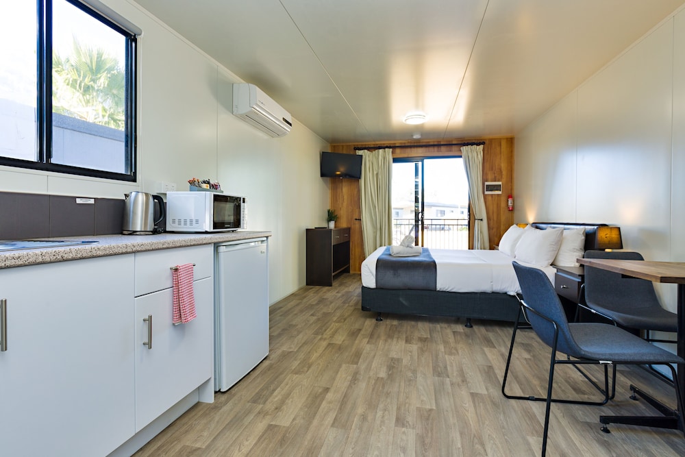 Standard Cabin, 1 Queen Bed photo 2