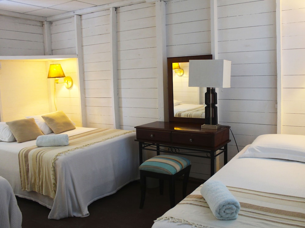 Family Room, Multiple Beds photo 1