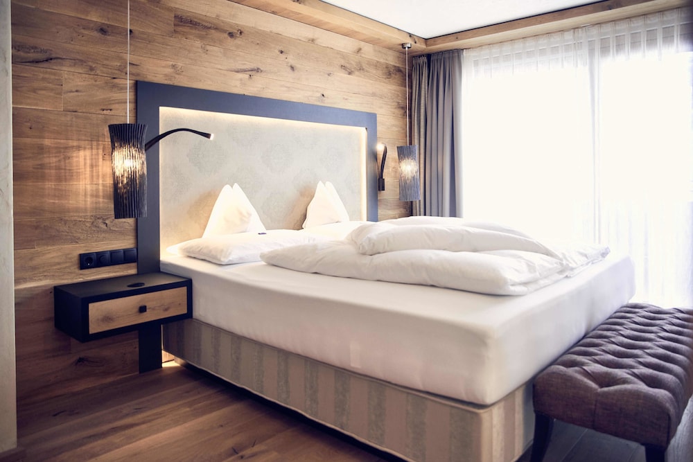 Standard Double Room, 1 Bedroom, Balcony, Mountain View photo 2