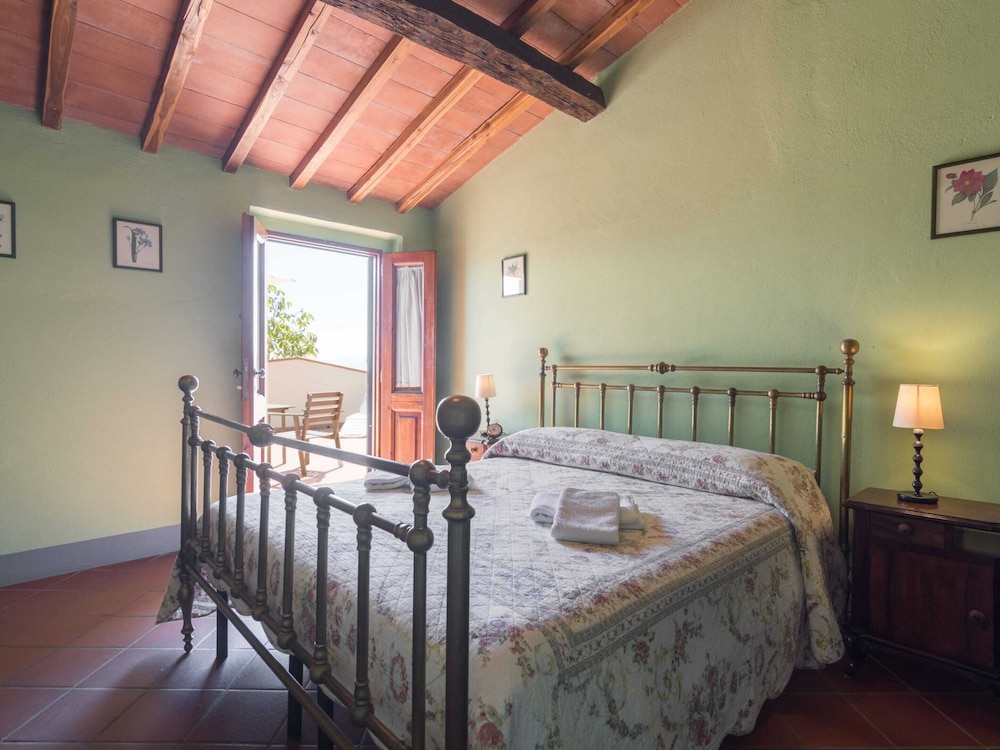Classic House, 2 Bedrooms photo 2