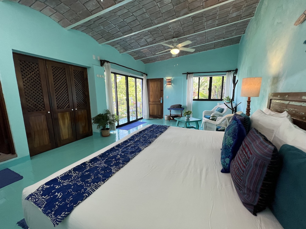 Infinite Coastlines. Garden Suite