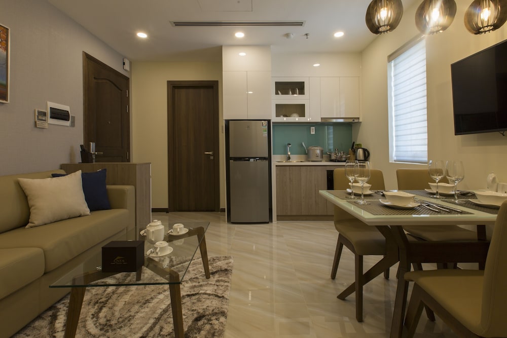 Junior Suite, 1 Queen Bed, City View
