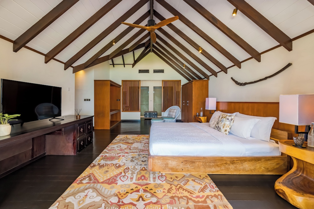 Sunset Earth Pool RESERVE - 3 Bedroom - Photo 3