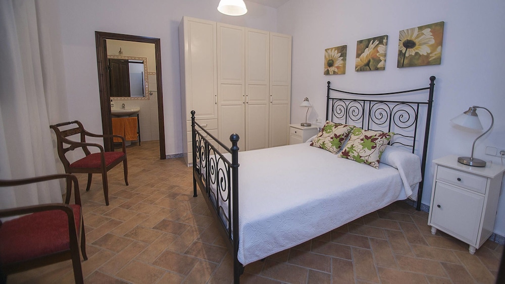 Casa Exclusiva, 3 Habitaciones, Patio