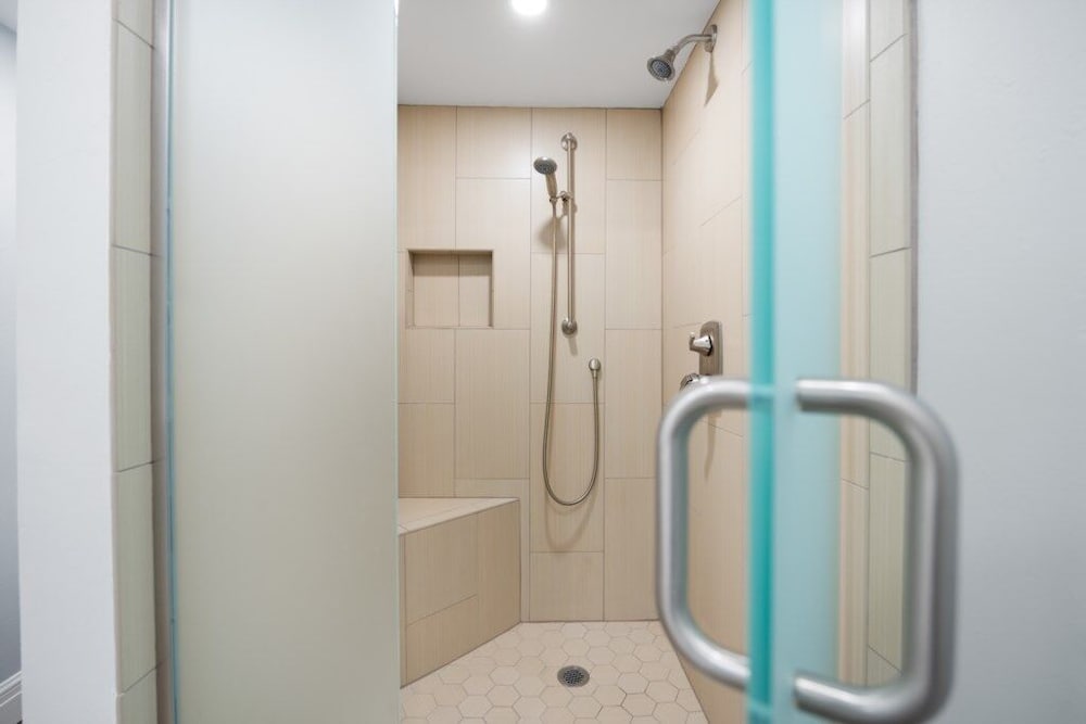 Condo, 2 Bedrooms photo 3