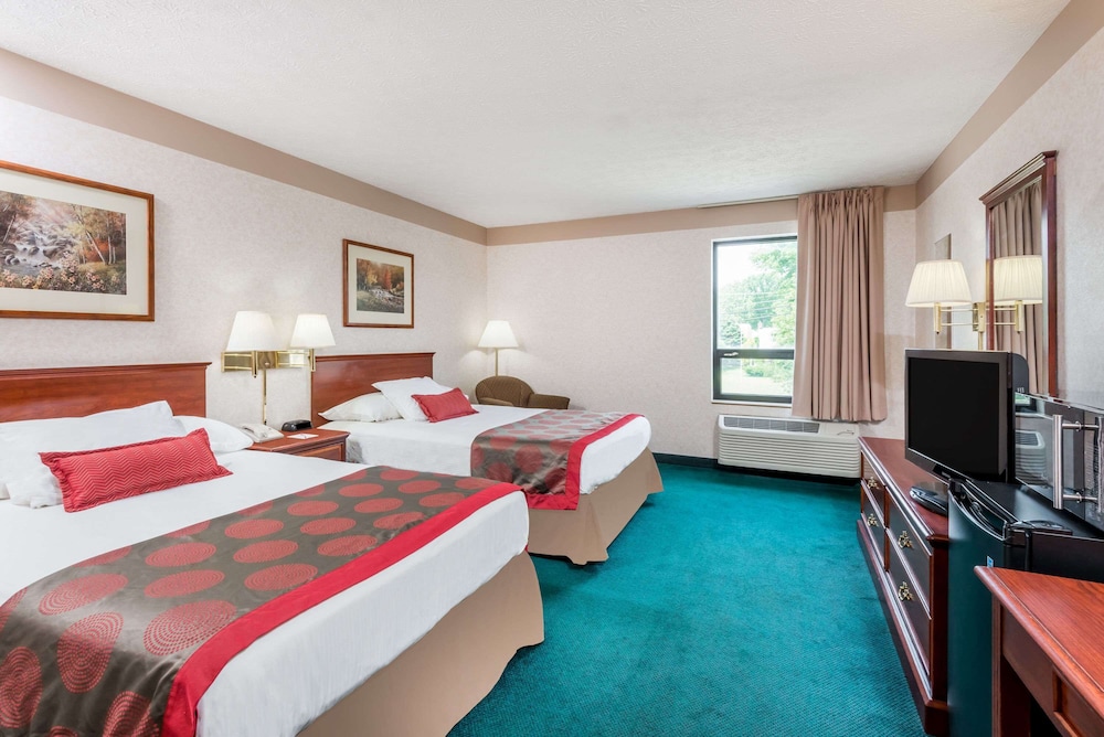 Double Room, 2 Double Beds - Photo 2