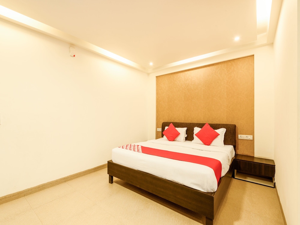 Deluxe Double Or Twin Room, 1 King Bed photo 3