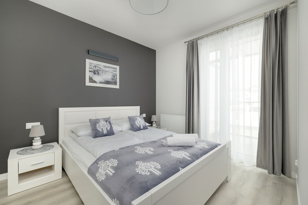 Apartment, 1 Bedroom, Balcony, Mountainside