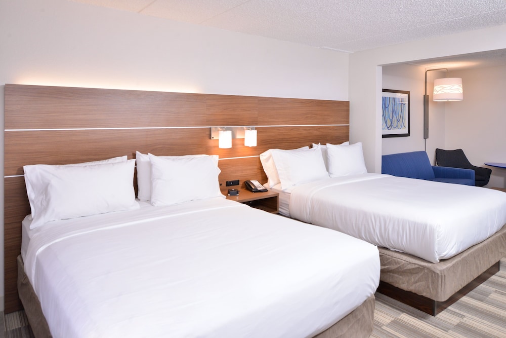 Suite, Multiple Beds - Photo 6