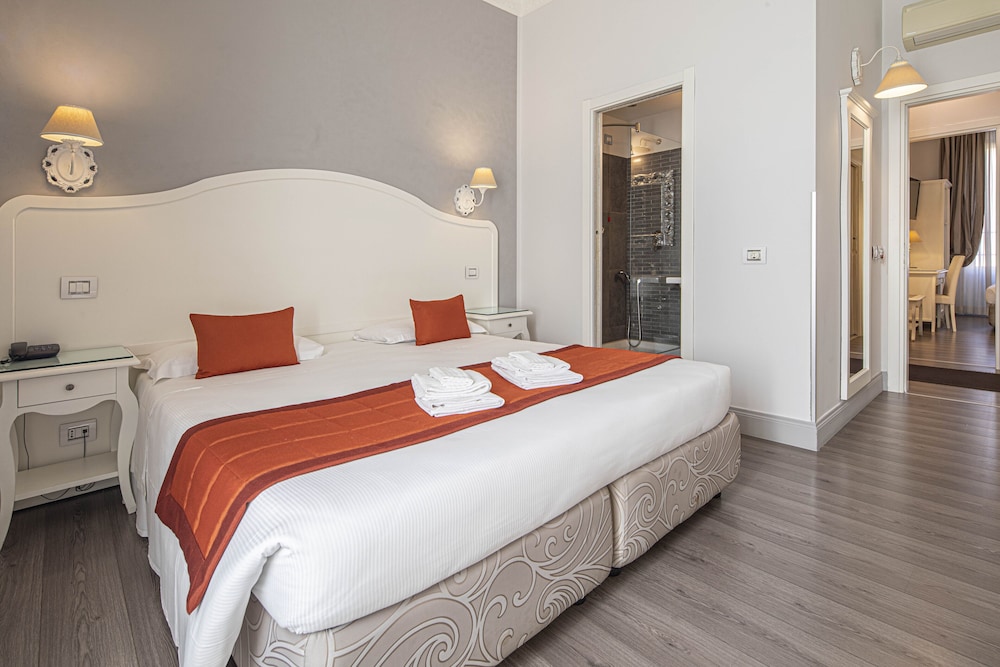 Standard Double or Twin Room photo 2