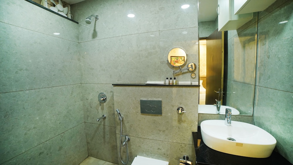 Deluxe Room - Photo 8