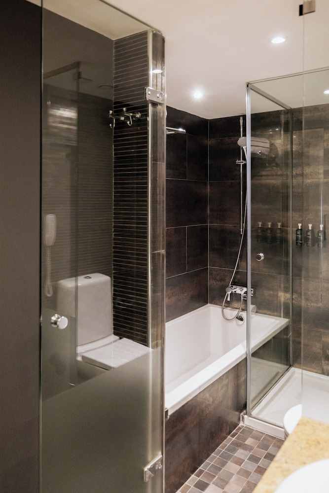 Room, Terrace (The Level Melia) - Photo 6