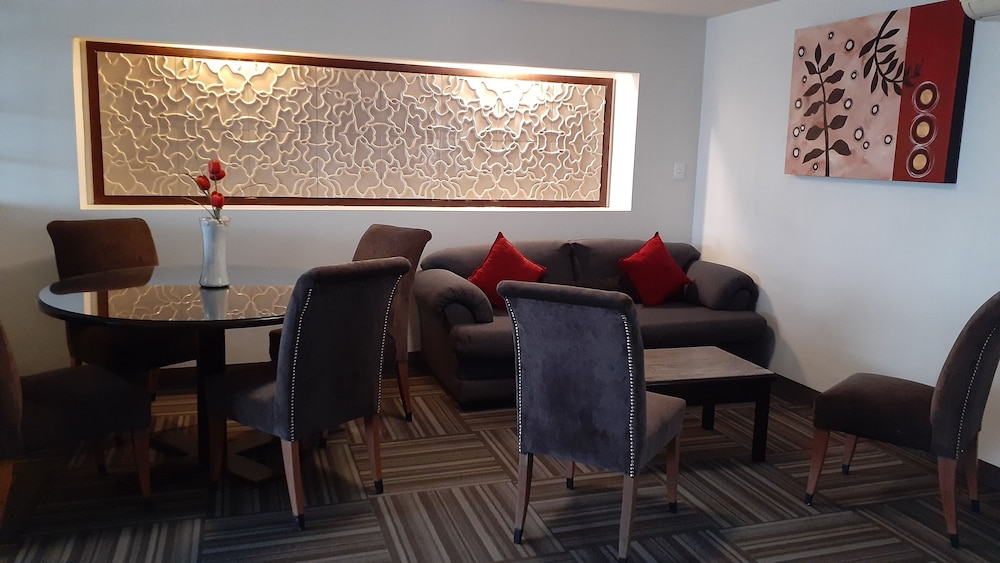 Junior Suite, 2 Double Beds, Non Smoking - Photo 4