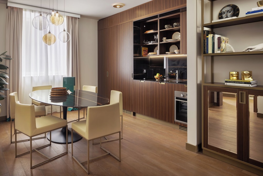Deluxe Two Bedroom Apartment