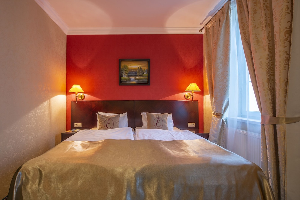 Standard Double Room photo 3