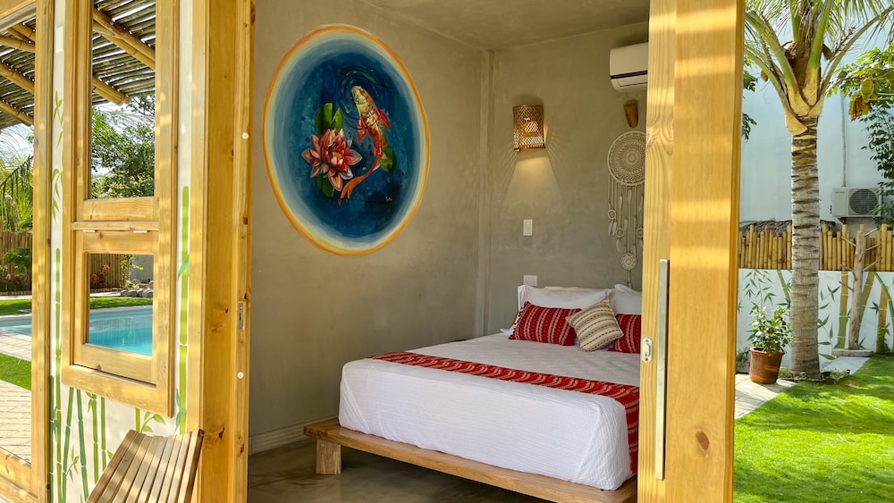 Design Room, Pool View, Beachside photo 2