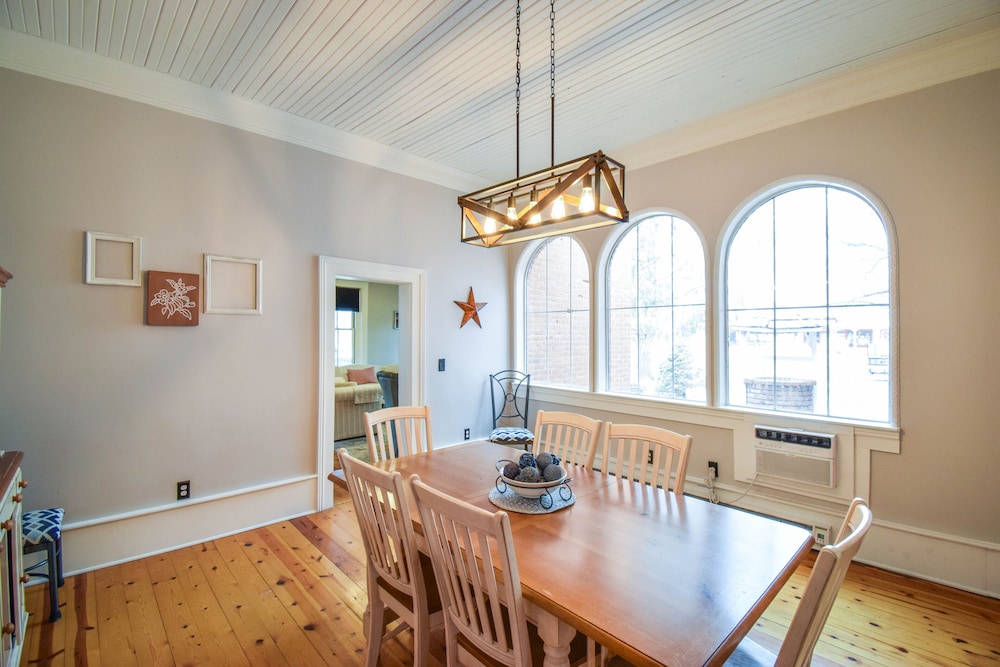Premium House photo 3