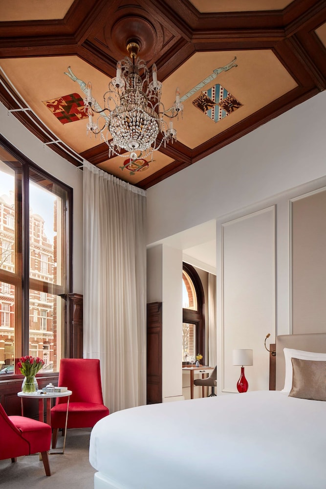 Presidential Suite (Empress Suite)