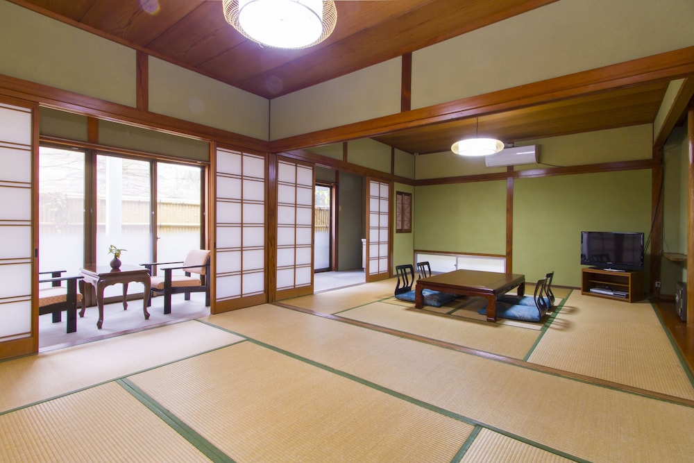 Japanese Style Room for 7 Guests