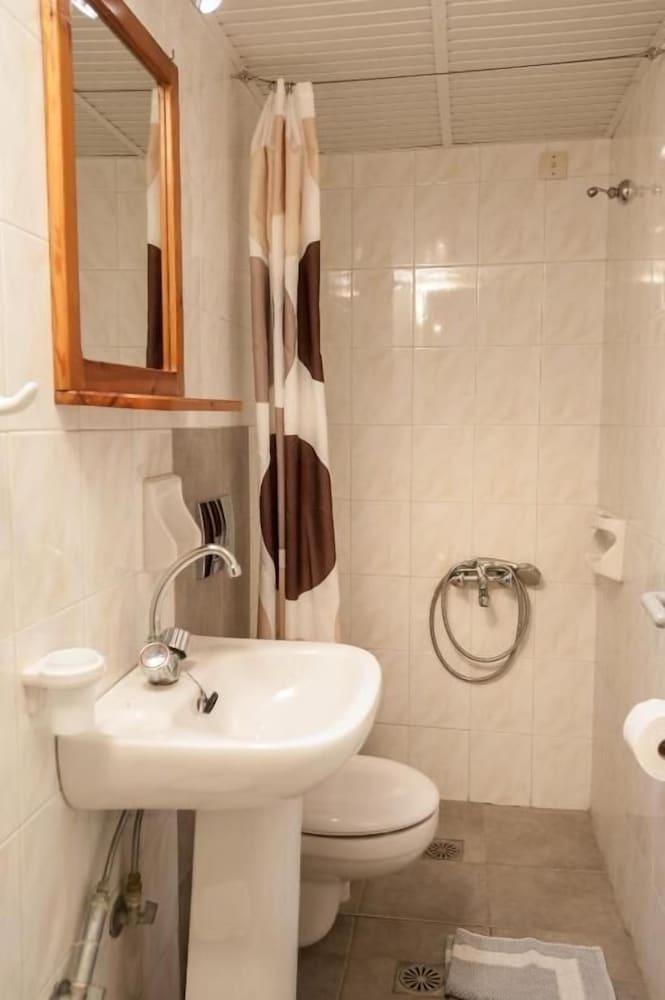 Basic Double or Twin Room photo 3