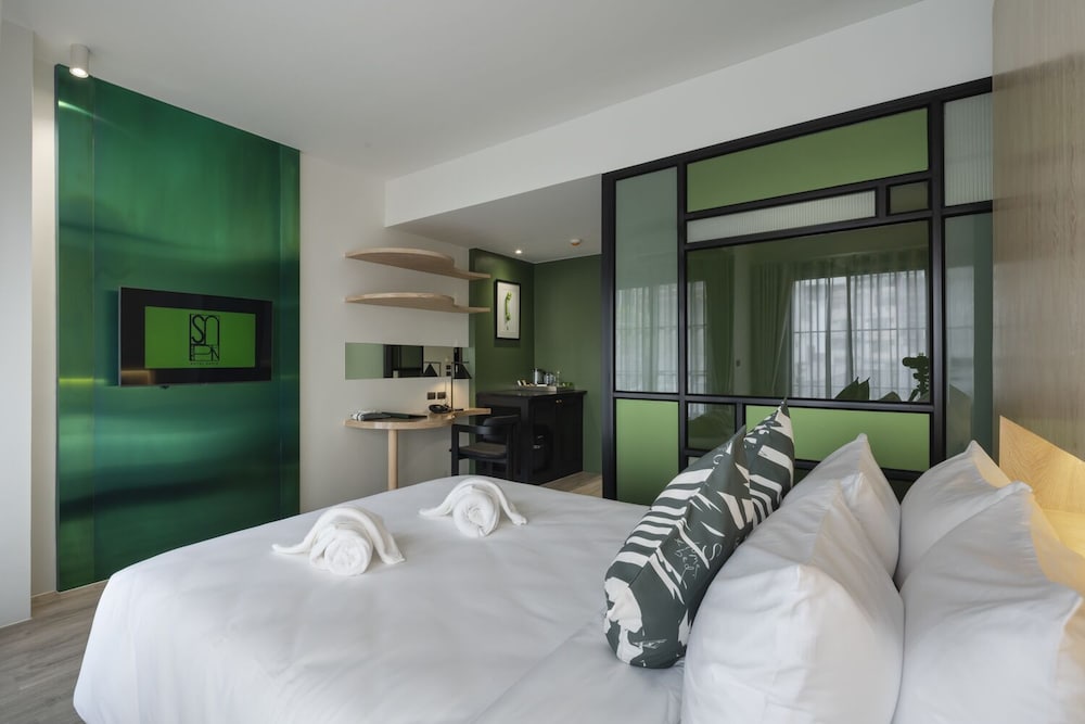 Deluxe Double or Twin Room photo 1