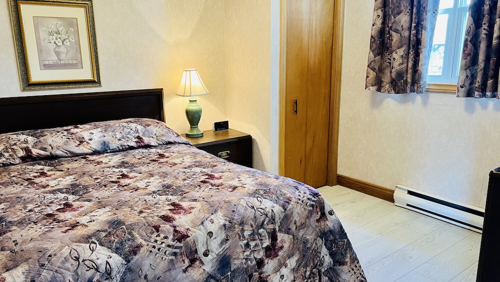Luxury Apartment, Multiple Beds, Kitchen, Garden View photo 3