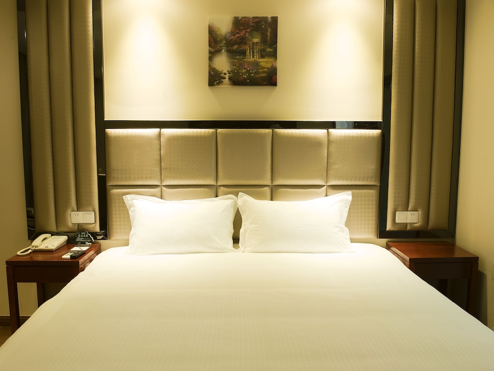 Room, 1 King Bed photo 2