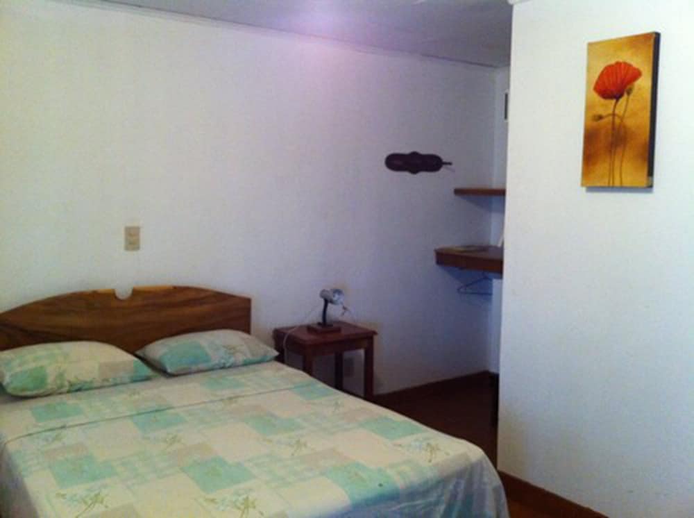 Double Room (With Airconditioning, Hot Water) photo 2