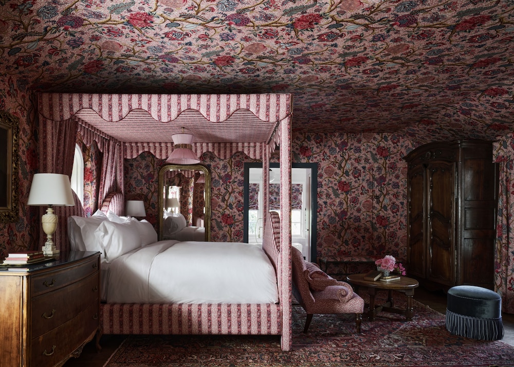 Suite (LaVerne)