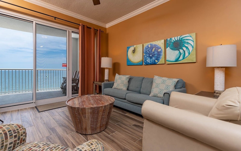 Condo, 2 Bedrooms