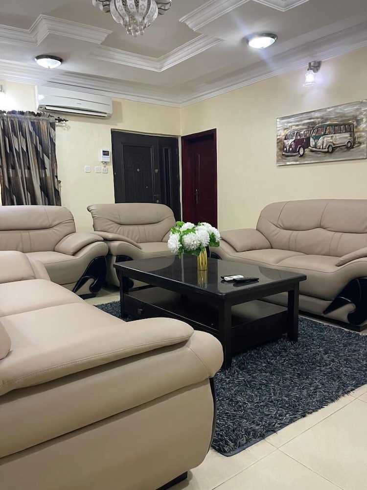 Business Apartment, 3 Bedrooms photo 1
