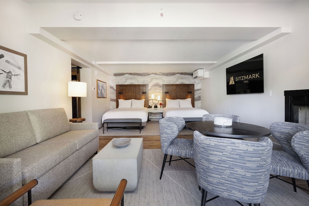 Premium Room, 2 Queen Beds, Mountain View