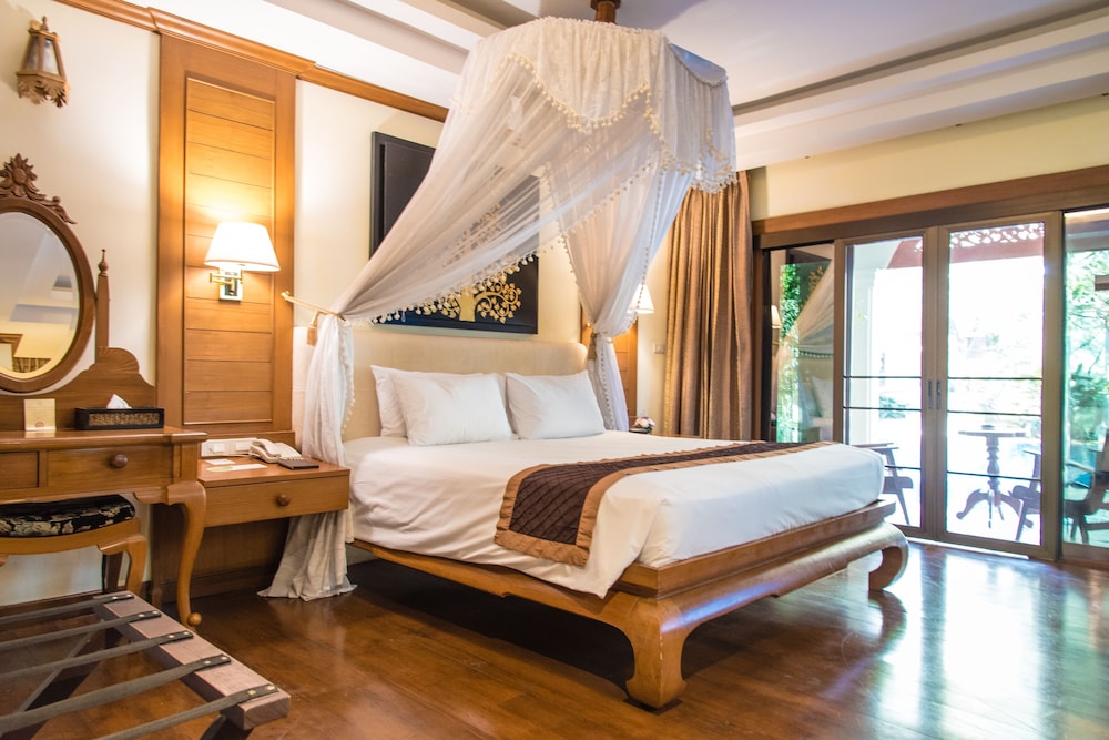 Deluxe Room, 1 King Bed, Pool Access (Lanna) - Photo 8