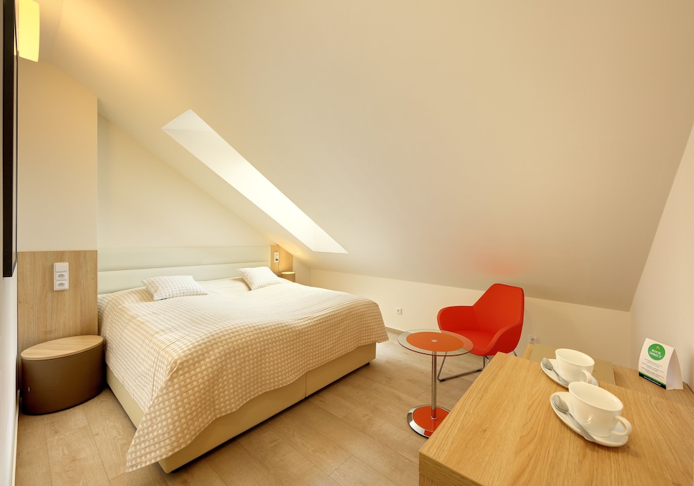 Suite, 2 Bedrooms, City View